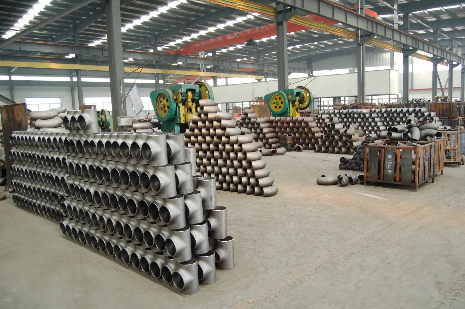 Butt weld and forged pipe fittings
